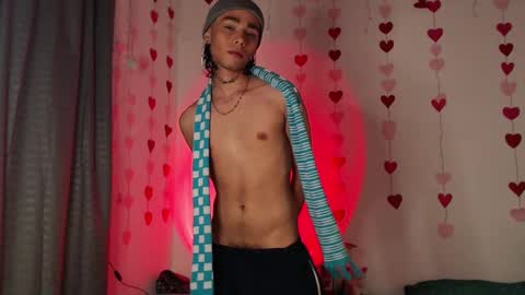 Snapshot of seven7xis chatting on February 18, 5:09 am Alexis online show from February 18, 5:09 am