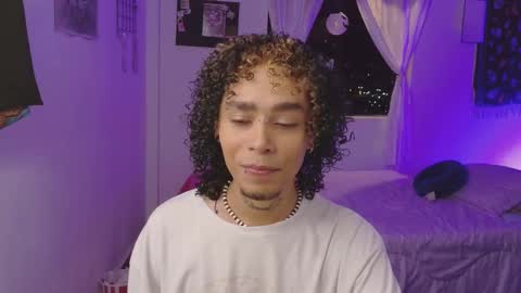 Snapshot of seven7xis chatting on October 17, 3:43 am Alexis online show from October 17, 3:43 am