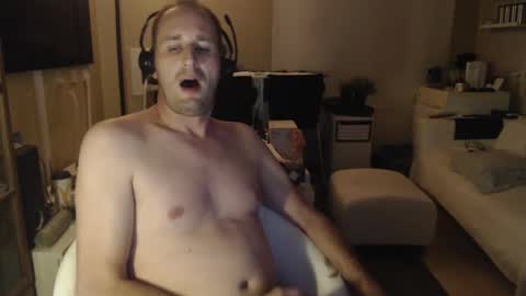 Snapshot of sexlobo1 chatting on October 8, 3:44 am Sexlobo online show from October 8, 3:44 am