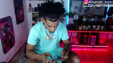 Aharon  ravelo online show from October 22, 5:55 am