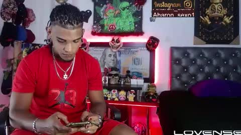 Aharon  ravelo online show from February 3, 2:53 am