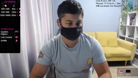 Snapshot of sexxxdickbig chatting on October 23, 11:35 am Tommy online show from October 23, 11:35 am