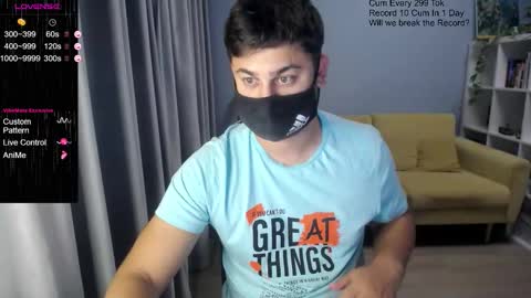 Snapshot of sexxxdickbig chatting on October 24, 6:53 pm Tommy online show from October 24, 6:53 pm