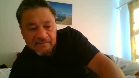 Dee online show from December 4, 7:43 pm