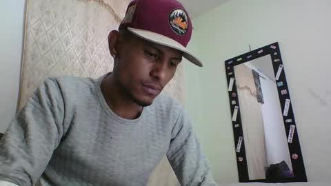 Sexy leon online show from April 1, 7:00 pm