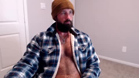 Snapshot of sexymanmk26 chatting on December 21, 1:32 pm lets go private  im ready to play pvt cum online show from December 21, 1:32 pm