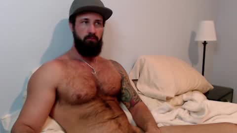 Snapshot of sexymanmk26 chatting on January 19, 11:32 pm lets go private  im ready to play pvt cum online show from January 19, 11:32 pm