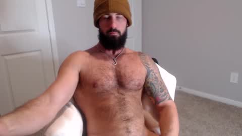 Snapshot of sexymanmk26 chatting on January 8, 1:11 am lets go private  im ready to play pvt cum online show from January 8, 1:11 am