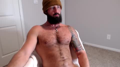 Snapshot of sexymanmk26 chatting on December 29, 3:11 am lets go private  im ready to play pvt cum online show from December 29, 3:11 am