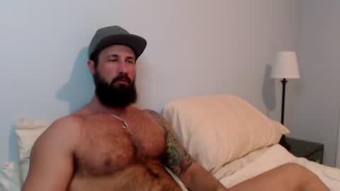 Snapshot of sexymanmk26 chatting on January 24, 1:56 am lets go private  im ready to play pvt cum online show from January 24, 1:56 am