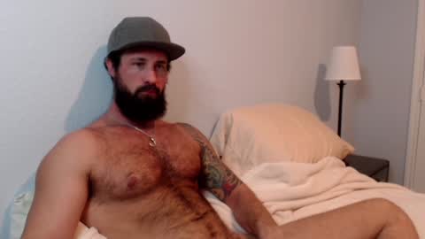 Snapshot of sexymanmk26 chatting on January 17, 12:20 am lets go private  im ready to play pvt cum online show from January 17, 12:20 am