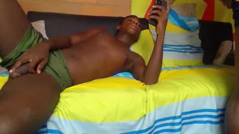 Snapshot of sexymen27cm chatting on September 16, 7:04 pm sexymen27cm online show from September 16, 7:04 pm