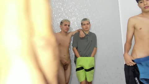 Snapshot of sexys_boys18 chatting on December 11, 7:10 am MATIAS-18   THIAHO -18  MAX-19  NICOKALY-19  CAIN-19   MOD ESTEBAN online show from December 11, 7:10 am