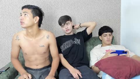 Snapshot of sexys_boys18 chatting on January 25, 2:03 pm MATIAS-18   THIAHO -18  MAX-19  NICOKALY-19  CAIN-19   MOD ESTEBAN online show from January 25, 2:03 pm