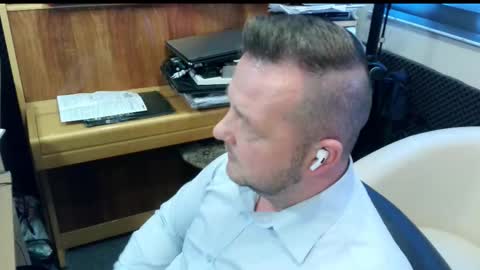 Snapshot of sexysteve80 chatting on October 27, 1:02 pm sexysteve80 online show from October 27, 1:02 pm