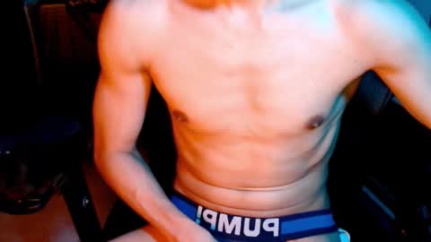 Snapshot of shadowfriend30 chatting on February 6, 7:13 am shadowfriend30 online show from February 6, 7:13 am