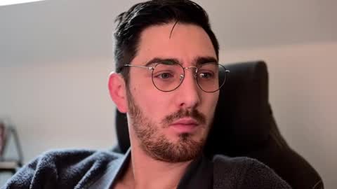 frenchy boy online show from December 8, 9:46 am