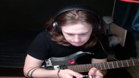Snapshot of sheldon_music chatting on October 21, 4:21 pm Sheldon online show from October 21, 4:21 pm