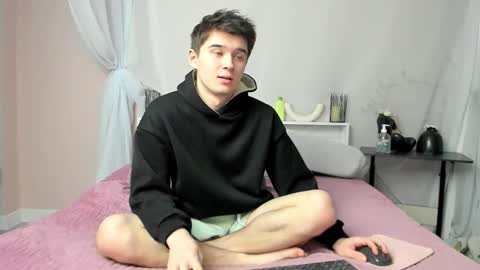 Max online show from January 10, 5:45 am