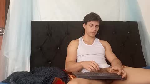 Snapshot of shinobi_grey chatting on October 7, 4:49 am  .. shinobi .. online show from October 7, 4:49 am