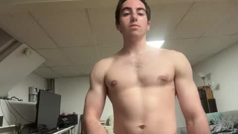 shirtlesshunk15 online show from April 27, 3:03 am