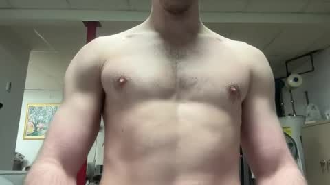 shirtlesshunk15 online show from February 15, 7:51 am