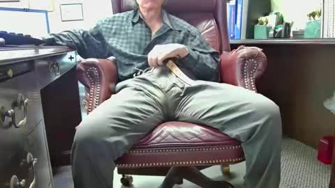 nikolas send dm for an appointment online show from April 17, 4:20 pm