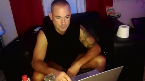 Red4040 online show from November 23, 2:17 pm