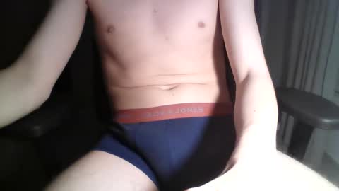 shyguy_2005 online show from March 11, 5:53 pm