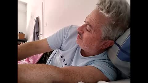 Snapshot of sibemolx chatting on October 18, 1:38 pm sibemolx online show from October 18, 1:38 pm