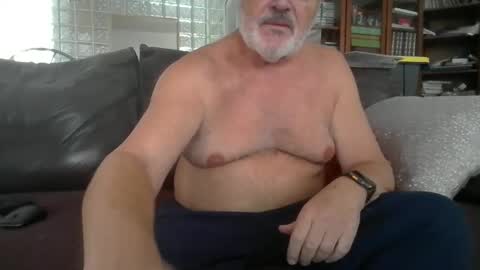 Daddy Bear online show from November 10, 6:46 pm