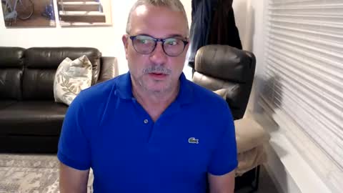 Snapshot of silveroli187 chatting on September 25, 2:16 pm silveroli187 online show from September 25, 2:16 pm