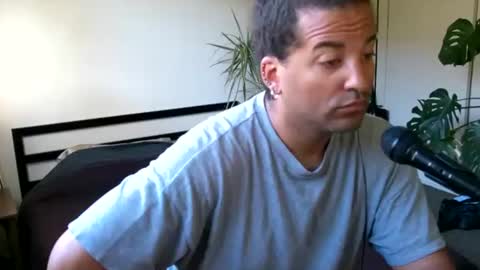 singoutloud37 online show from March 12, 4:04 pm