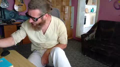 I am The Fourth and only Sir. Pelo online show from July 2, 9:59 am