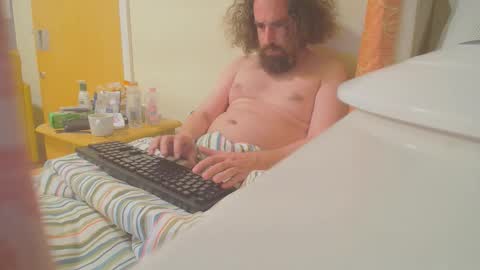 Snapshot of sirspammer chatting on October 9, 8:14 pm sirspammer online show from October 9, 8:14 pm