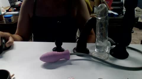 sissifrick online show from June 18, 3:19 am