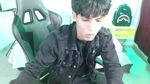 six_god_ online show from December 20, 7:28 pm