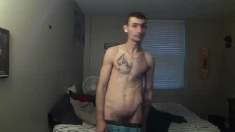 Snapshot of skater_v2 chatting on October 23, 9:51 pm Christopher online show from October 23, 9:51 pm