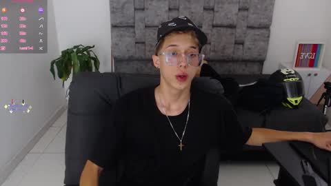 skinny_bigcock20 online show from December 1, 9:07 pm