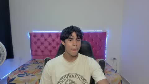 sam online show from May 25, 5:24 am