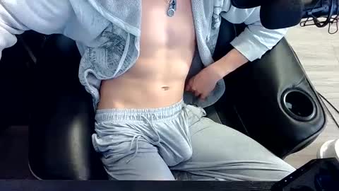 skrogdog online show from May 12, 4:59 pm