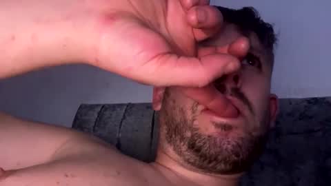 skuzzy25 online show from November 1, 7:12 am