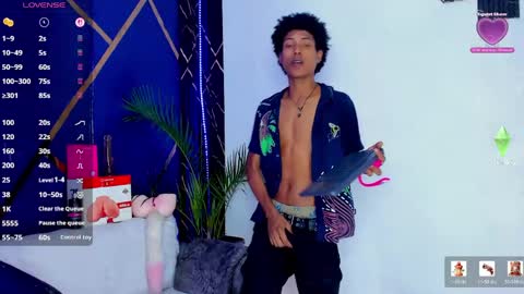sky_walkerss online show from May 18, 4:33 pm