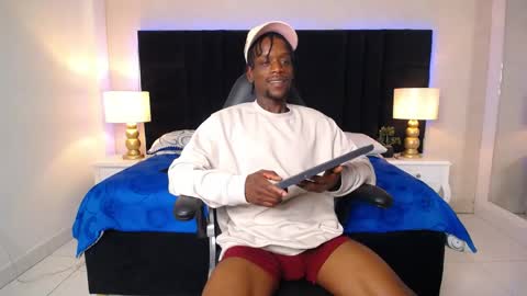 SKYLERBIGXXX online show from May 10, 4:47 am