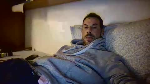 Snapshot of slevin1983 chatting on March 4, 6:07 pm slevin online show from March 4, 6:07 pm