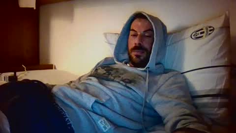 Snapshot of slevin1983 chatting on February 23, 5:36 pm slevin online show from February 23, 5:36 pm