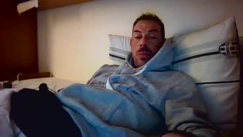 Snapshot of slevin1983 chatting on January 5, 3:13 pm slevin online show from January 5, 3:13 pm