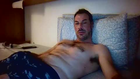 Snapshot of slevin1983 chatting on February 27, 10:20 pm slevin online show from February 27, 10:20 pm