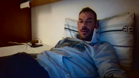 Snapshot of slevin1983 chatting on January 28, 5:56 pm slevin online show from January 28, 5:56 pm