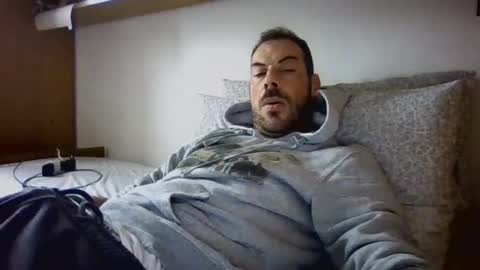 Snapshot of slevin1983 chatting on February 11, 12:05 pm slevin online show from February 11, 12:05 pm